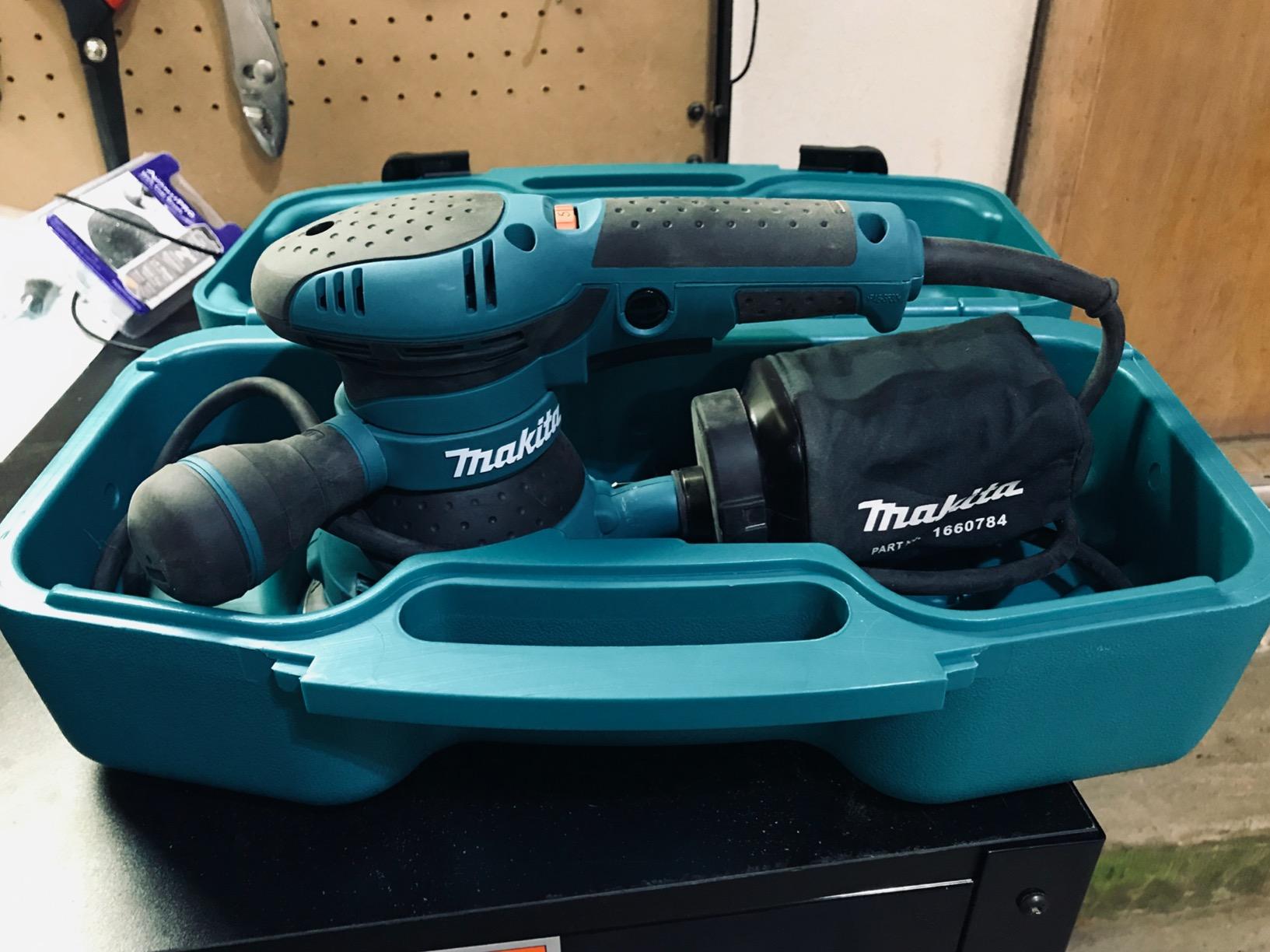 Makita BO5041K 5