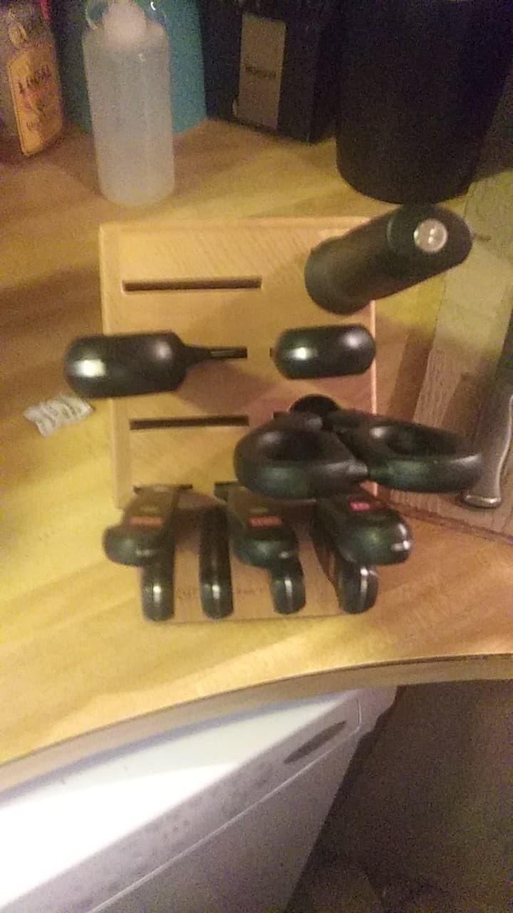 WÜSTHOF Gourmet 12-Piece Knife Block Set customer photo 1