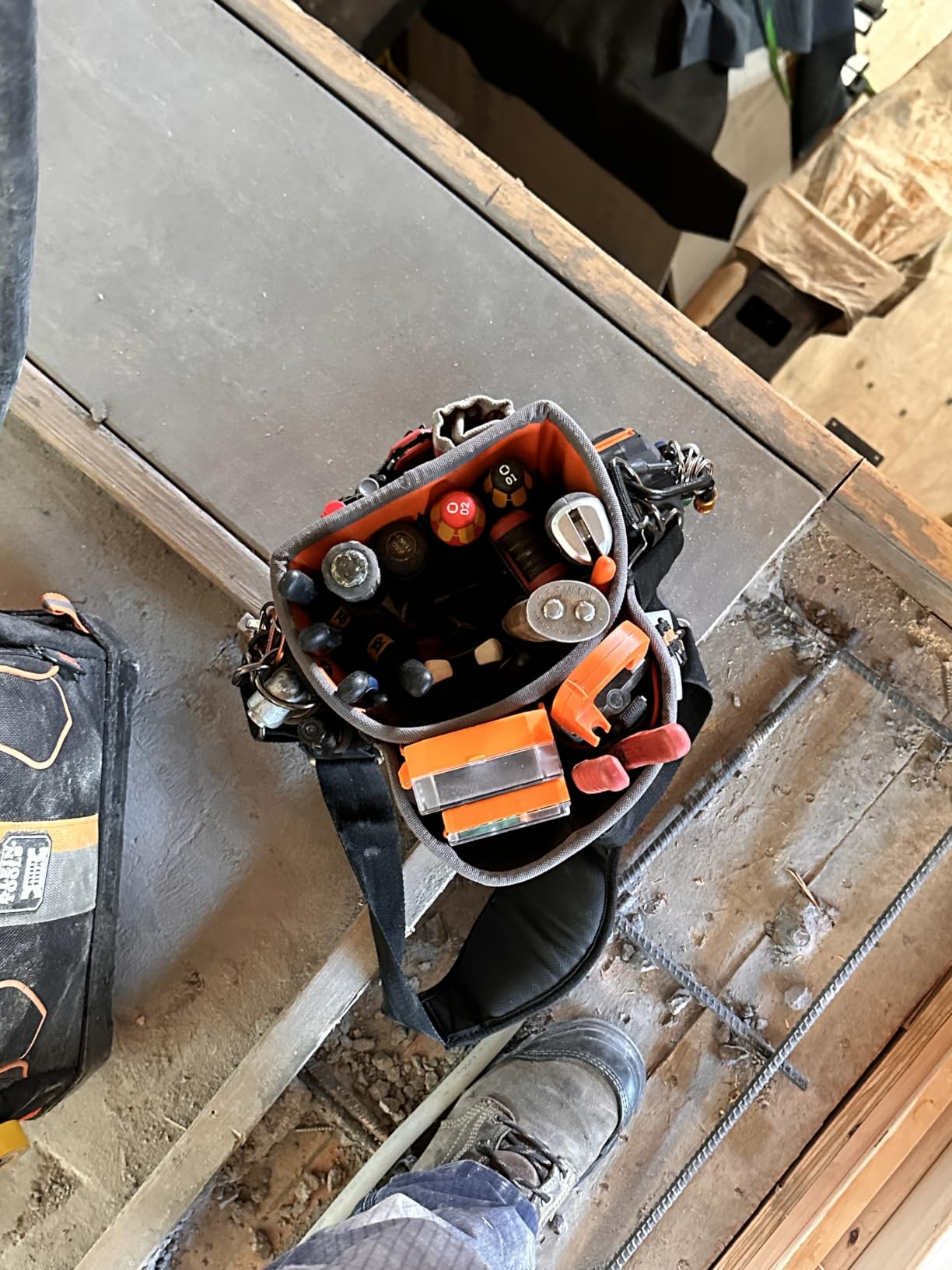 Klein Tools 55419SP-14 Tool Bag with Shoulder Strap Has 14 Pockets for Tool Storage, Can Fit Long Screwdrivers customer photo 1