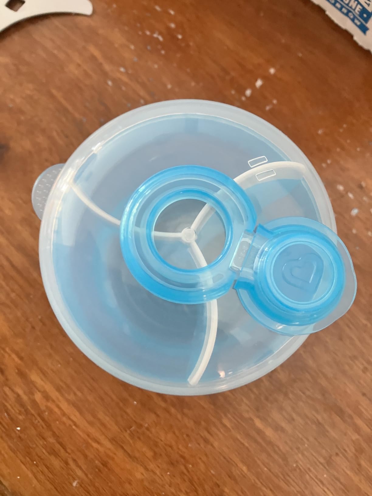 Munchkin® Formula Dispenser to Go, BPA-Free Baby Formula Container, Blue customer photo 1