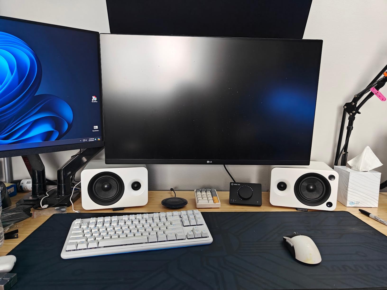 Kanto YU4MG Powered Speakers with Bluetooth and Built-in Phono Preamp | Auto Standby and Startup | Remote Included | 140W Peak Power | Pair | Matte Grey customer photo 1