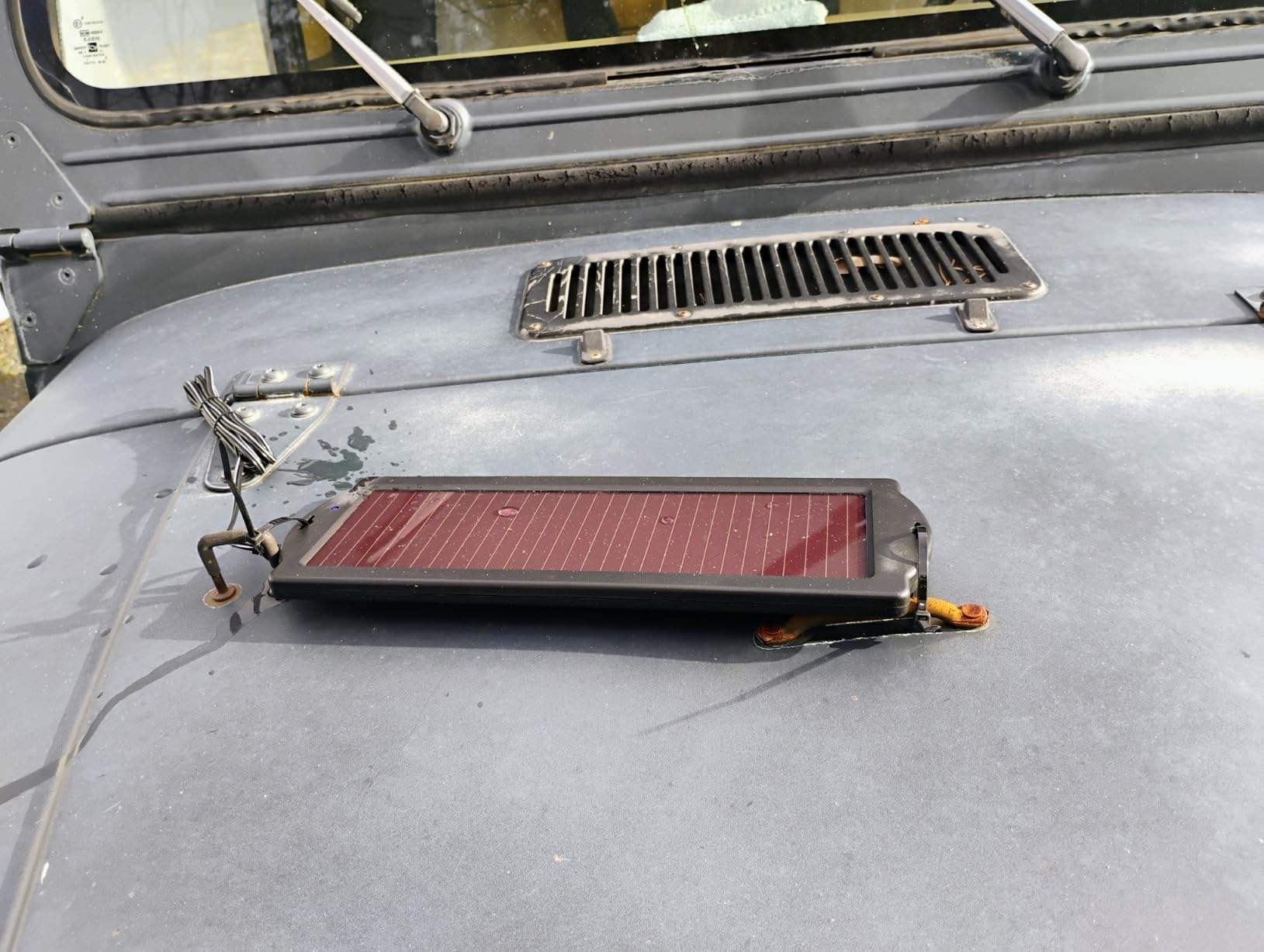 Sunway Solar Car Battery Trickle Charger & Maintainer 12V Solar Panel Power Battery Charger With Cigarette Lighter Plug Battery Clamp For Car Automotive Motorcycle Boat Marine Snowmobile Watercraft RV customer photo 2
