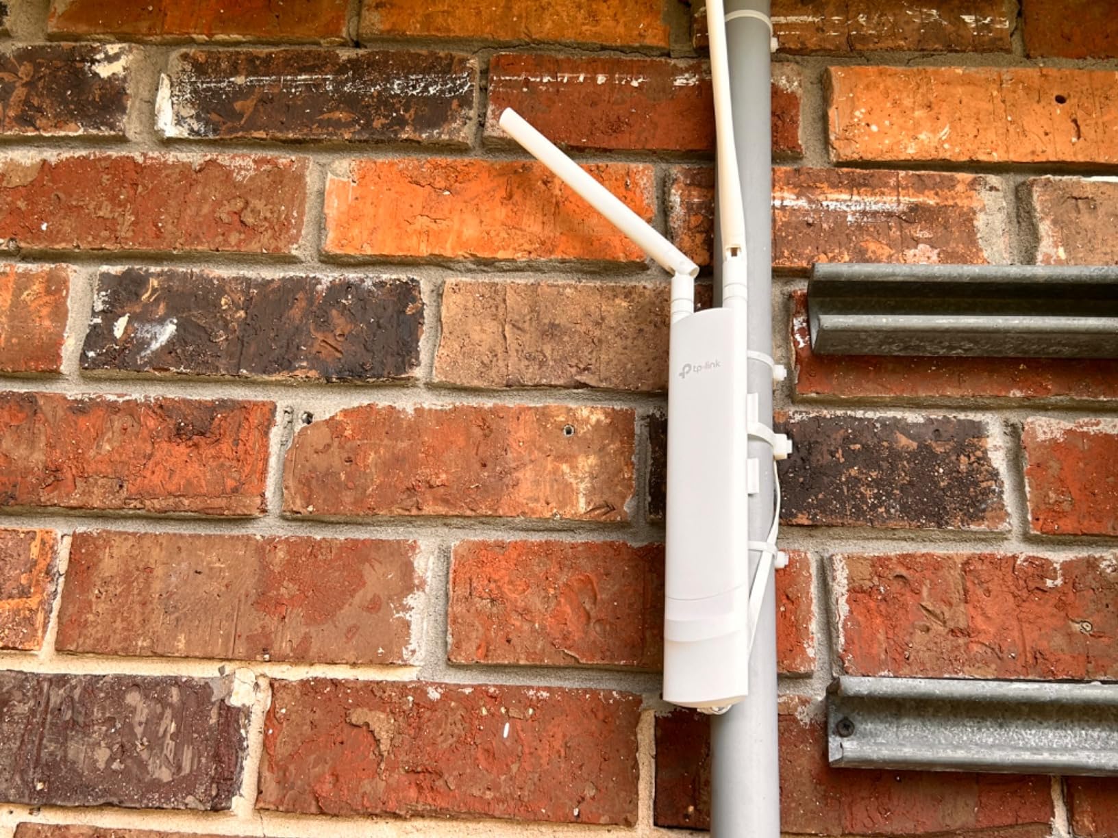 Omada AC1200 Outdoor Wireless Access Point, w/PoE Injector(EAP225-Outdoor) customer photo 2