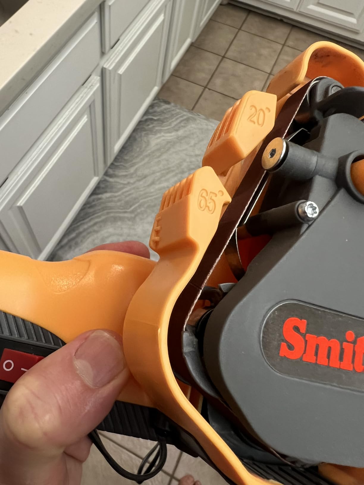 Smith’s 50933 Knife & Scissor Electric Belt Sharpener – Fine, Medium, & Coarse Belts – Straight Edge Blades – Handheld Sharpening – Workshop & Tool Sharpener customer photo 1