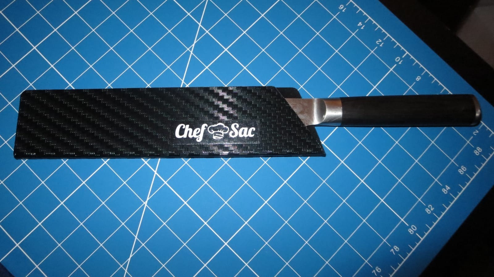 Chef Sac Knife Edge Guards | Universal Knife Cover & Professional Knife Protector | Durable BPA-Free ABS Plastic Knife Guards | Gentle Non-Scratch Felt Lining Chef Knife Sheath (1-Pack) customer photo 1