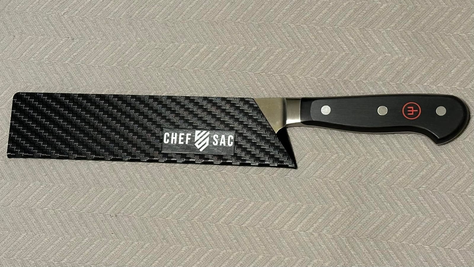 Chef Sac Knife Edge Guards | Universal Knife Cover & Professional Knife Protector | Durable BPA-Free ABS Plastic Knife Guards | Gentle Non-Scratch Felt Lining Chef Knife Sheath (1-Pack) customer photo 2