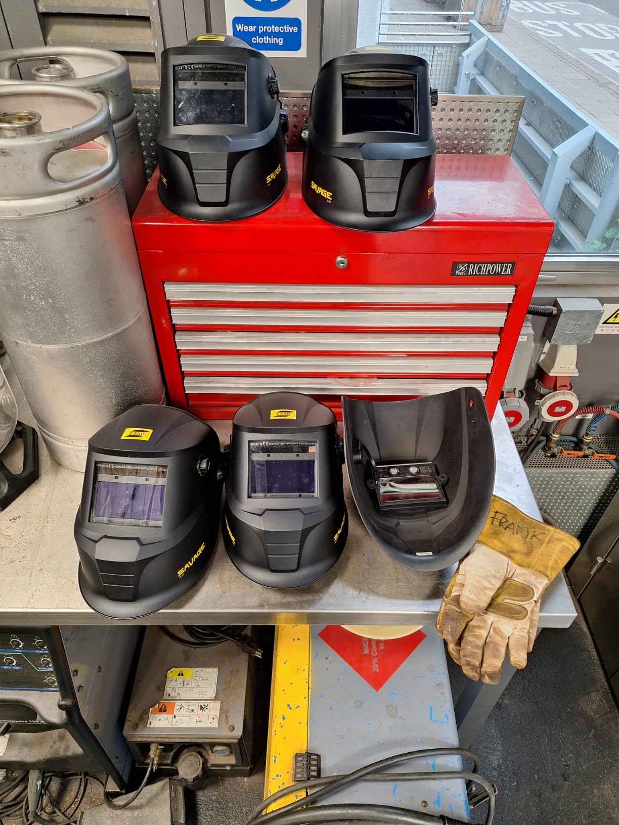 ESAB 0700000480 Black Savage A40 Welding Helmet customer photo 1