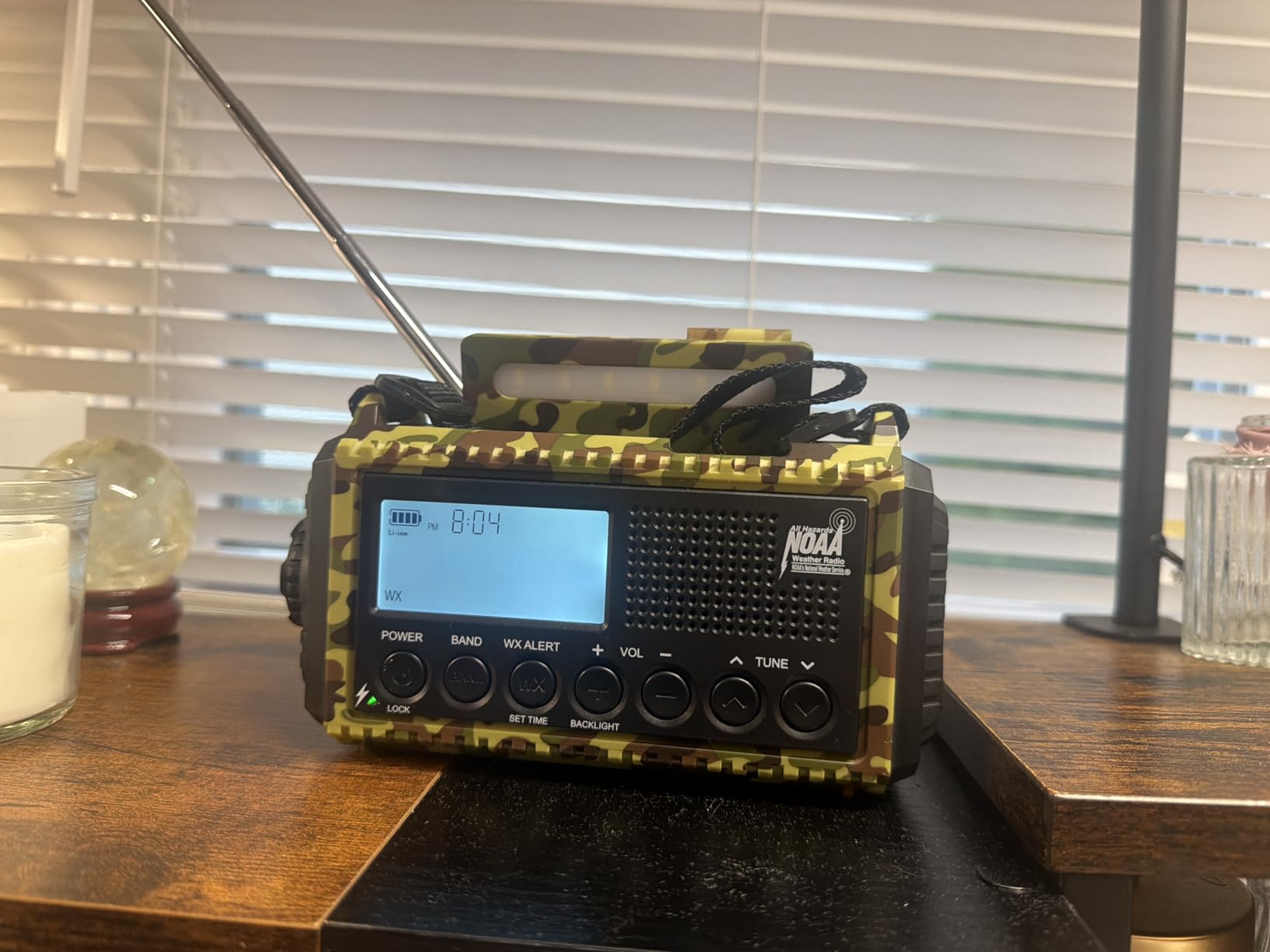Emergency Weather Radios Portable AM FM SW Solar Hand Crank Battery Powered customer photo 1