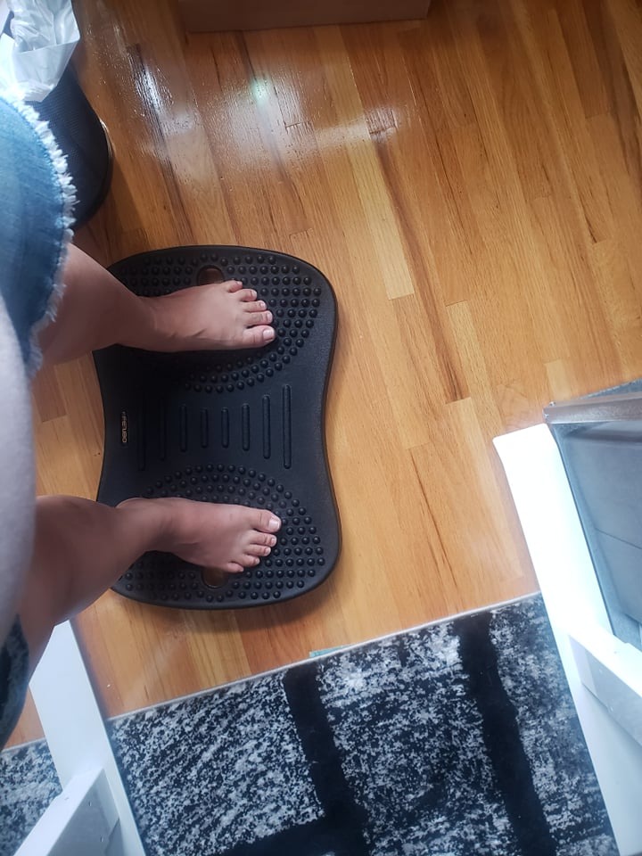 FEZIBO Standing Desk Mat Balance Board, Large, Obsidian Black customer photo 1