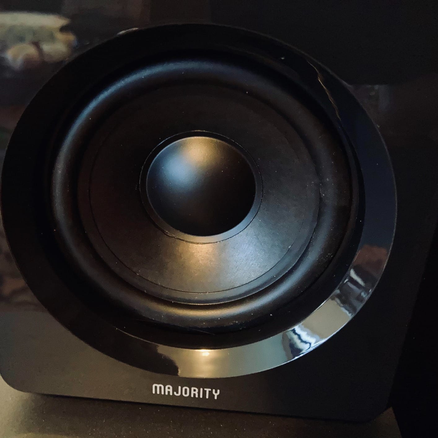 Majority D40 Active Bookshelf Speakers | Powered Stereo Studio Speakers | Powerful Amplified 2.0 Channel Sound | Bluetooth, Optical, RCA, USB & Aux Playback | Digital Controls | HiFi Speakers customer photo 2