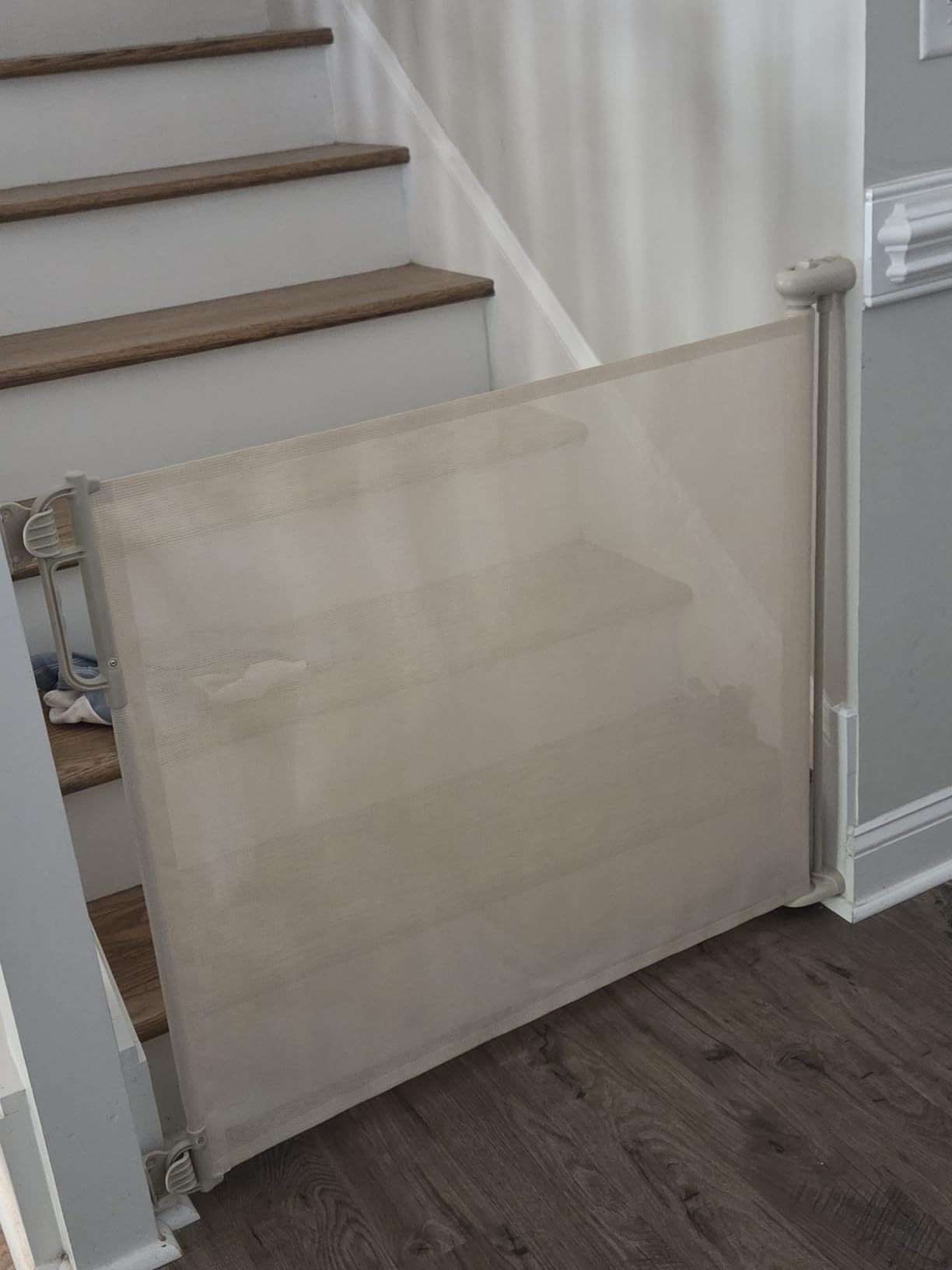 Momcozy Retractable Easy-to-Use Mesh Baby Gate customer photo 2