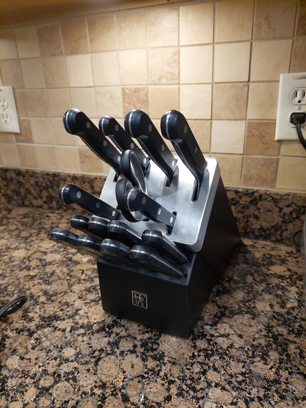 Henckels Solution Self Sharpening 16 pc Knife Set German Engineered, Black customer photo 2