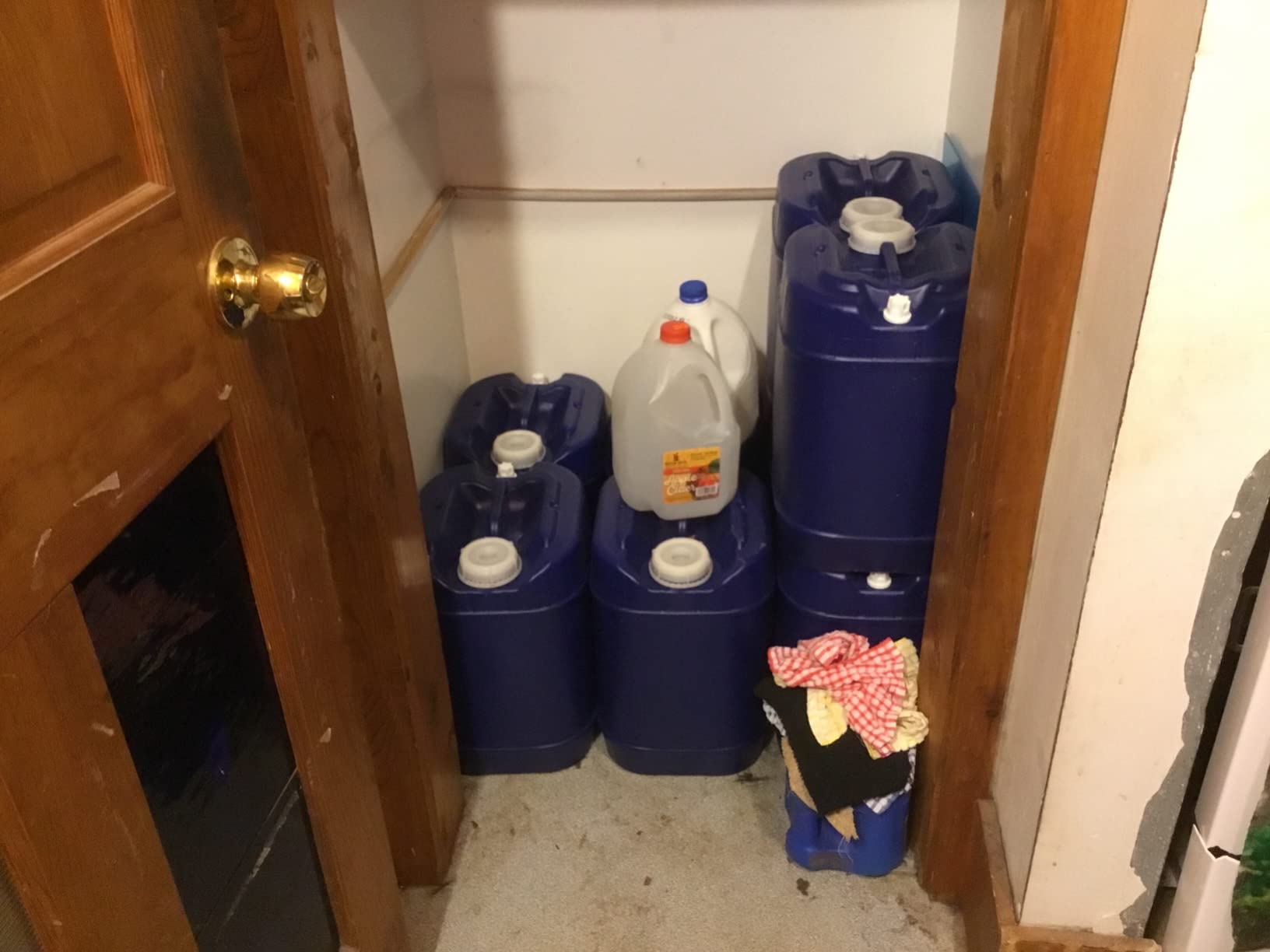5-Gallon Stackable Water Storage Containers, Emergency Water Storage for Camping and Disaster Preparedness, 20 Gallons customer photo 2