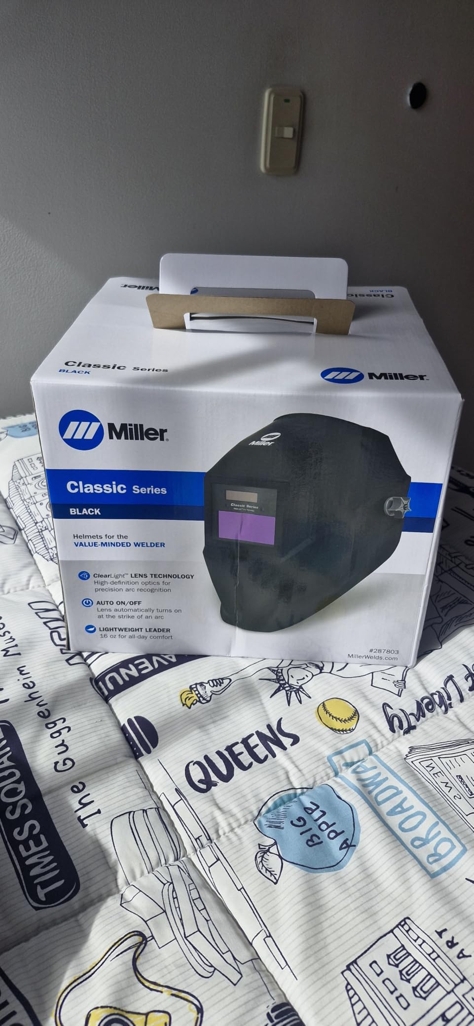 Miller Classic Series Welding Helmet, ClearLight™, Shade 8-13, Black customer photo 1