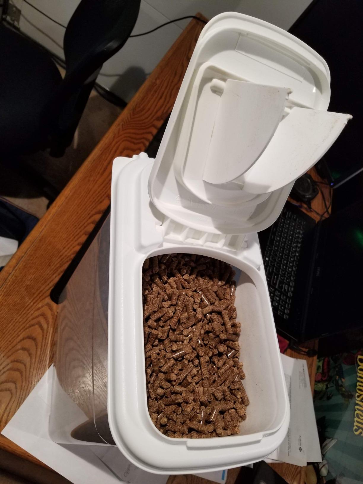 Buddeez Airtight Rolling Pet Food Storage Container, 50 Quart, with Scoop customer photo 2