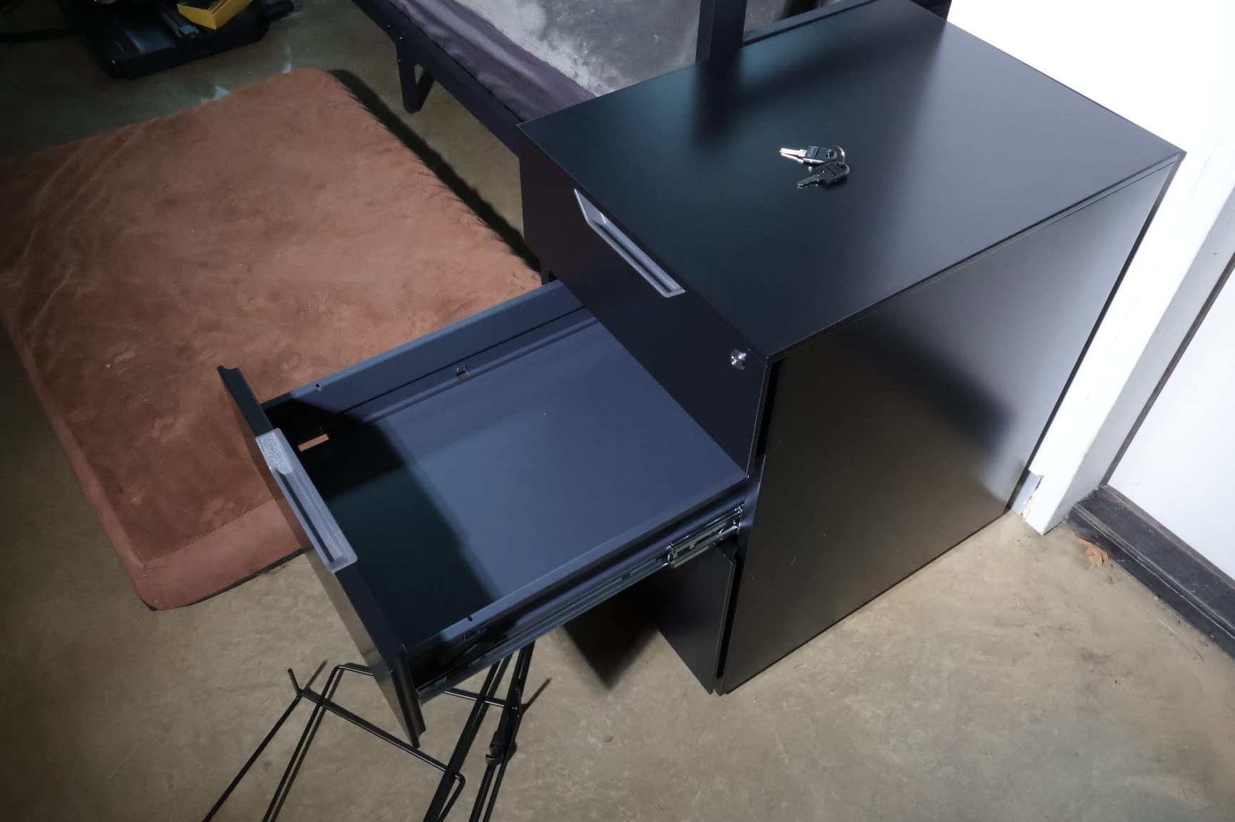 Amazon Basics 3-Drawer Mobile File Cabinet with Lock, Rolling Filing Cabinet for Hanging Files, Black, 20.71