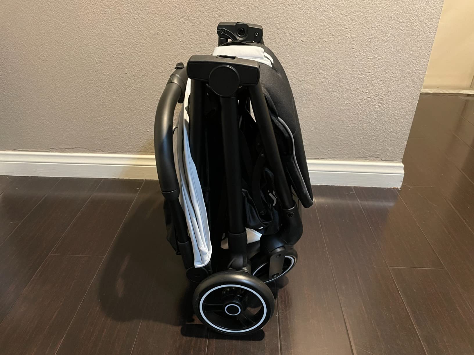 BABY JOY Lightweight Baby Stroller, Compact Travel Stroller for Airplane, Infant Toddler Stroller w/Adjustable Backrest & Canopy, Storage Basket, Self Standing Gravity Fold, Aluminium Frame (Black) customer photo 1