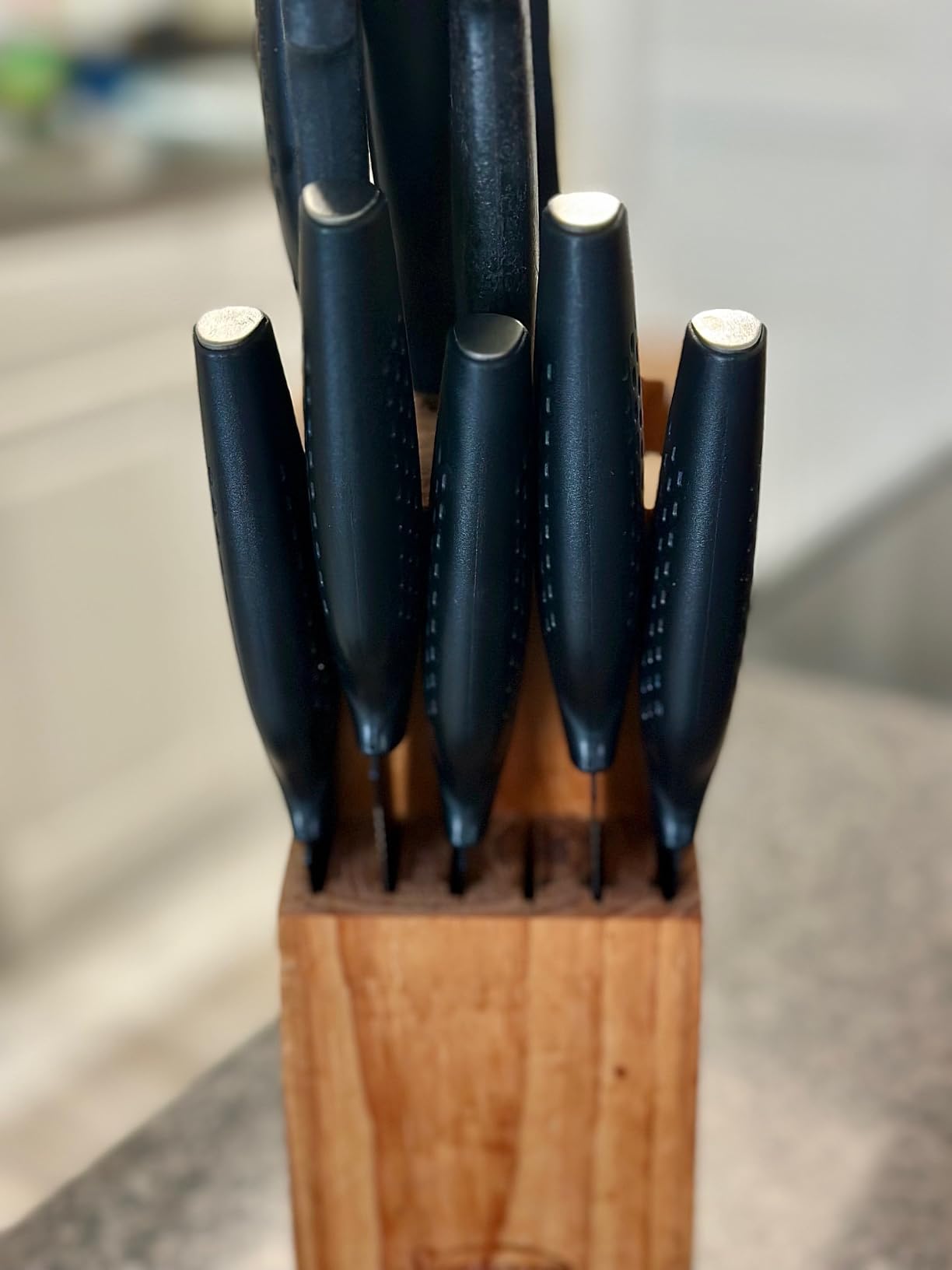 Amorston Steak Knives, Steak Knives Set of 8, Stainless Steel Steak Knife Set, Serrated Knives Dishwasher Safe, Elegant Black Mothers Day Gifts for Women customer photo 2