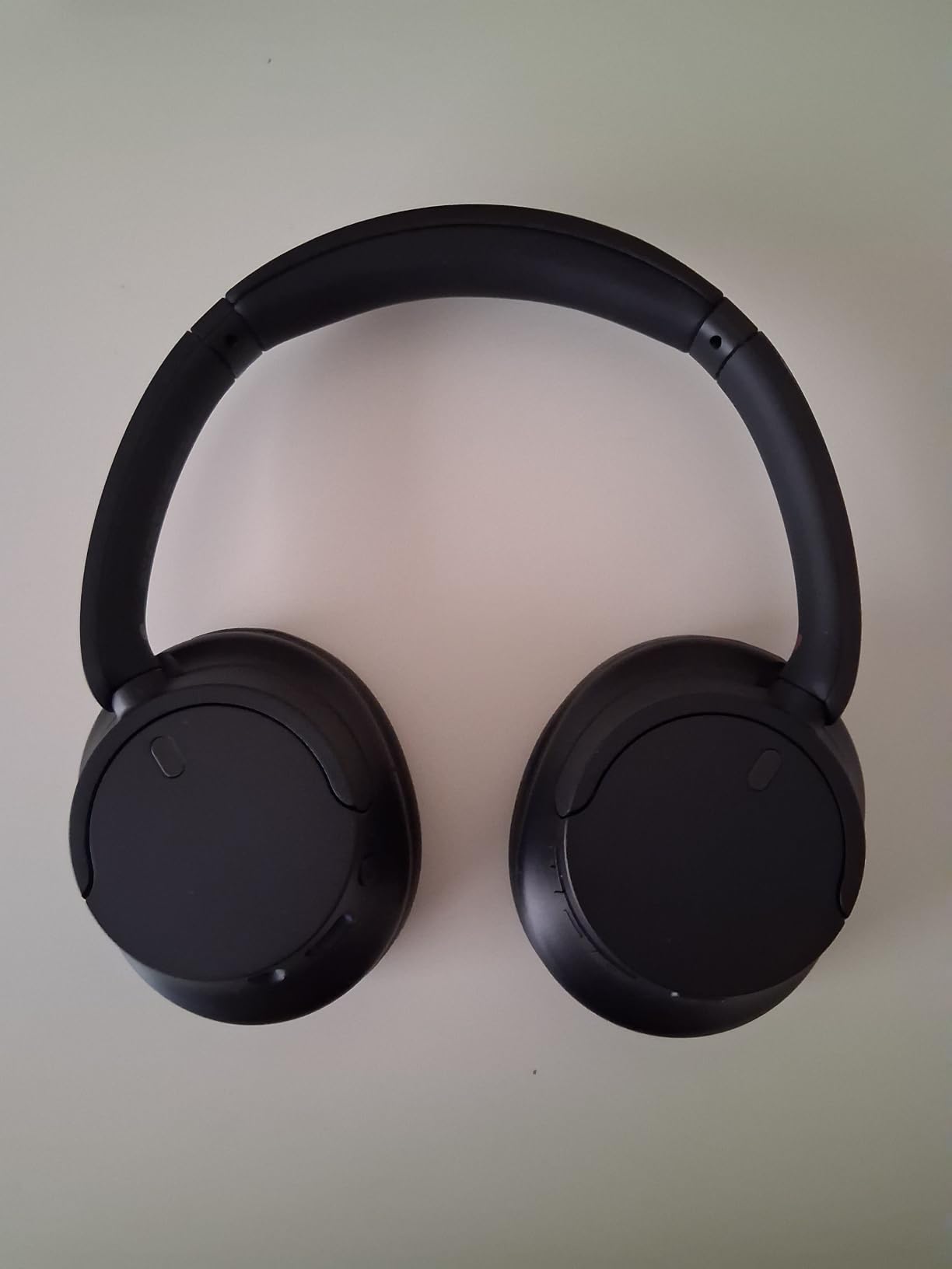 Sony WH-CH720N Wireless Noise Cancelling Over-Ear Headphones, White customer photo 1