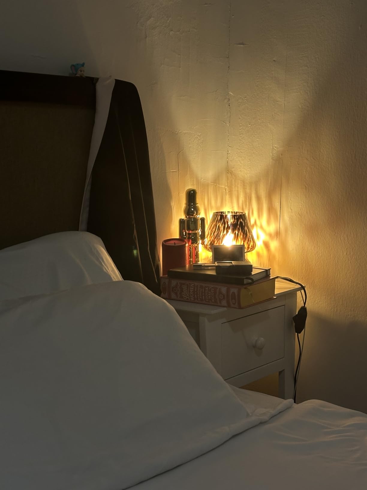ONEWISH Mushroom Lamp Small Vintage Table Lamp for Bedroom Nightstand, Bedside Lamp Translucent Glass Stepless Dimmable, Murano Aesthetic Home Decor for Living Room Kitchen(Black) customer photo 2