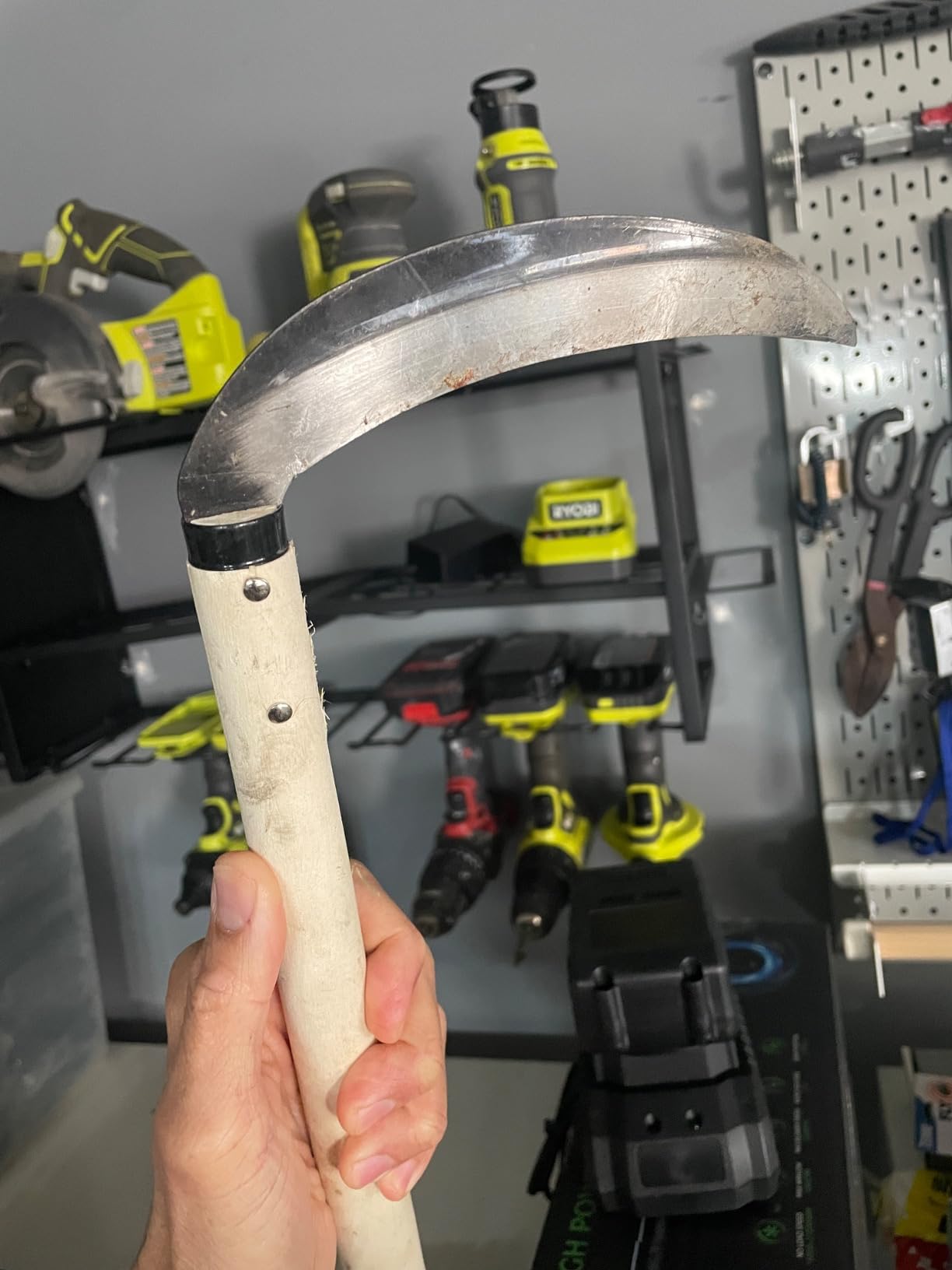 TOYPOPOR Carbon Steel Grass Sickle, 15'' Japanese Gardening Weeding Weeder, Garden Hand Tool, Farming Weed Remover, Scythe Blade Cutter, Manual Mowing Blade Cutter, Thick Blade Gardening Quick Work customer photo 1