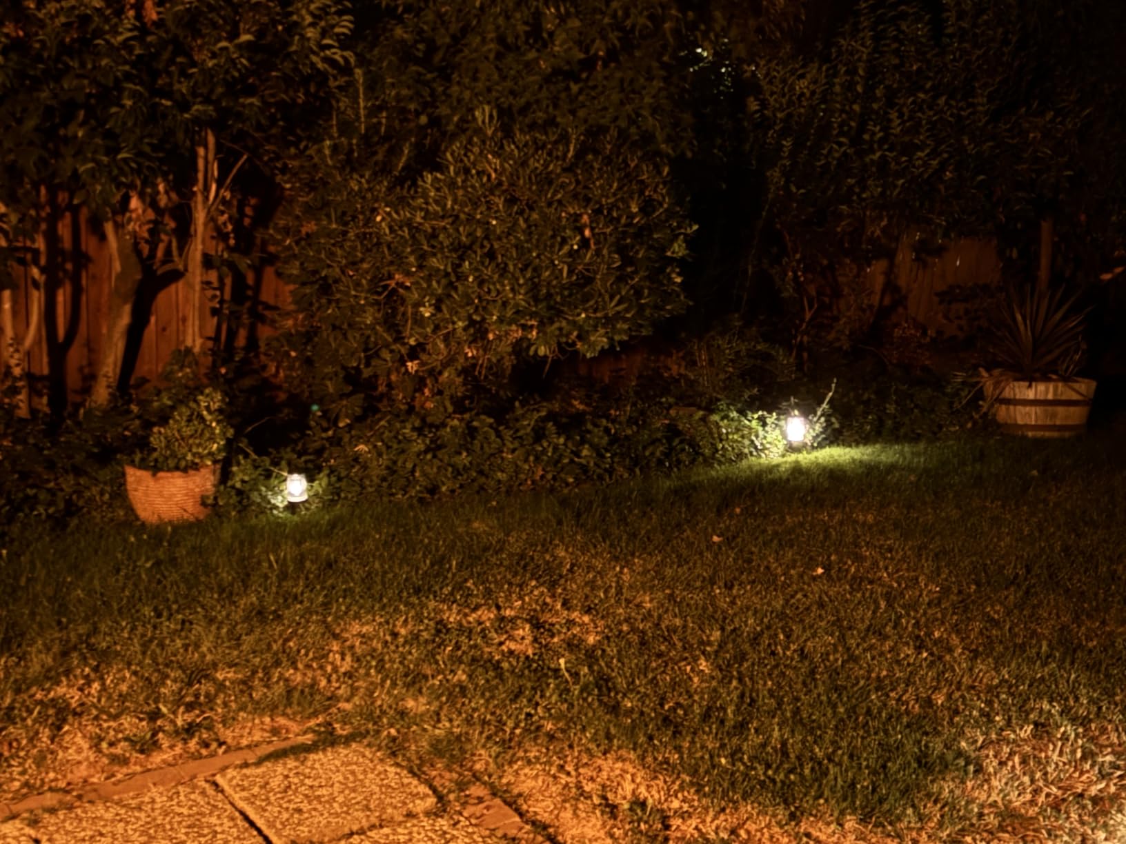 ELECLINK Solar Pathway Lights Outdoor, 6 Pack Upgraded Outdoor Solar Lights for Outside Super Bright Up to 15Hrs, IP65 Waterproof Solar Garden Lights for Yard Path Sidewalk Driveway Walkway Decor customer photo 1