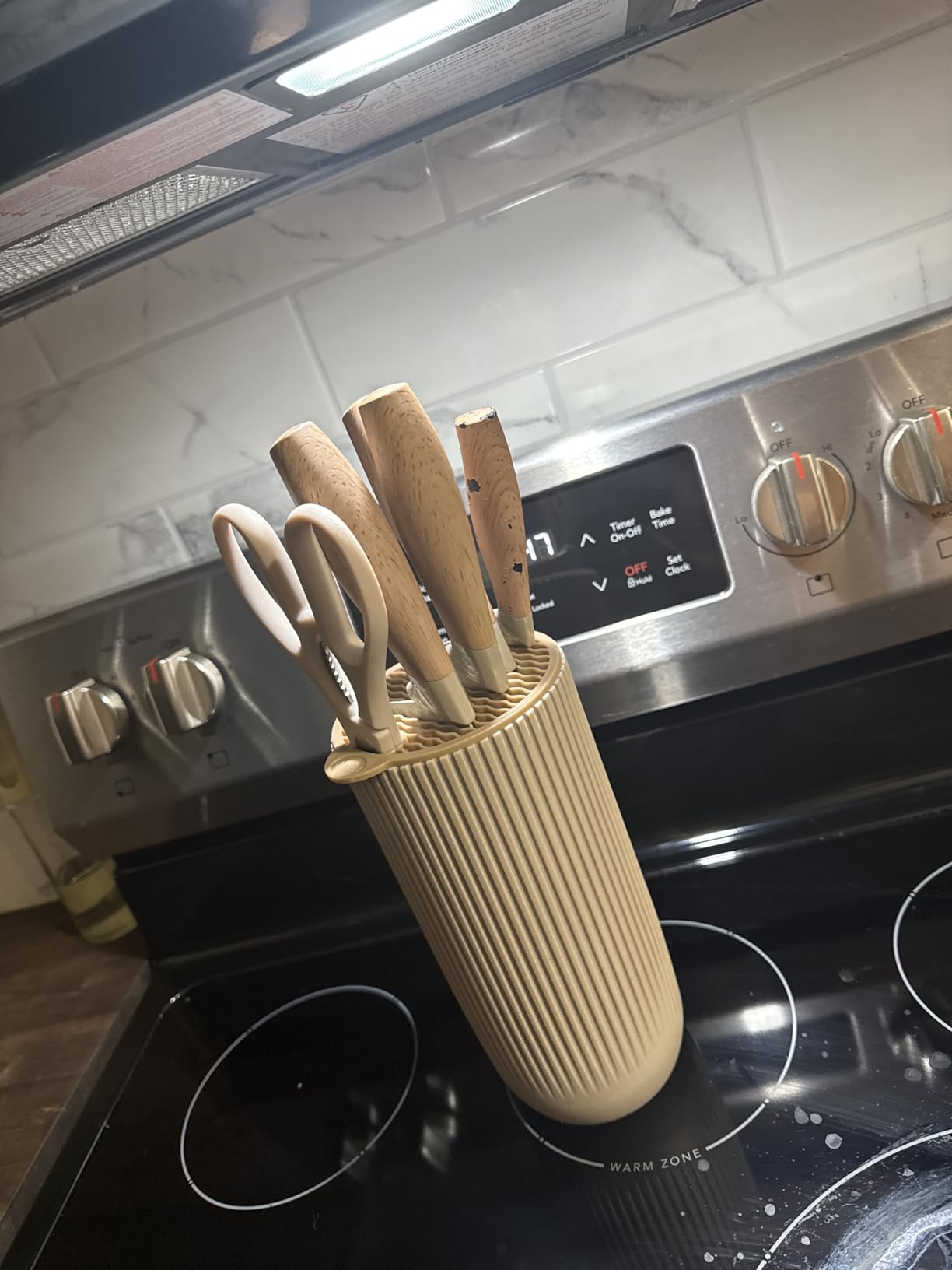 Knife Set, Wiztoynia 6-Piece Black Kitchen Knife Set for Home, Anti-Rust Non-stick Stainless Steel Sharp Chef Knife Set with Universal Knife Block for Kitchen, Ergonomical Design (Black) customer photo 1