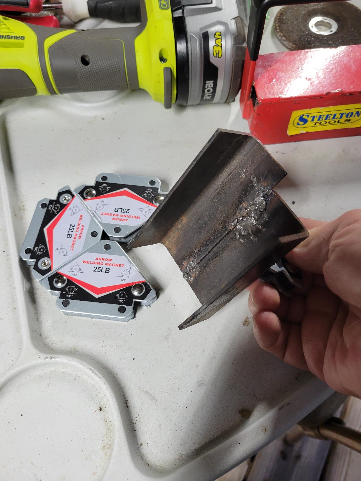 GUTIMORE 25LB Welding Magnet,Pack of 4, Heavy Duty Welding Magents Holder, 45 90 135 Degree Angle Holding Magnet customer photo 1