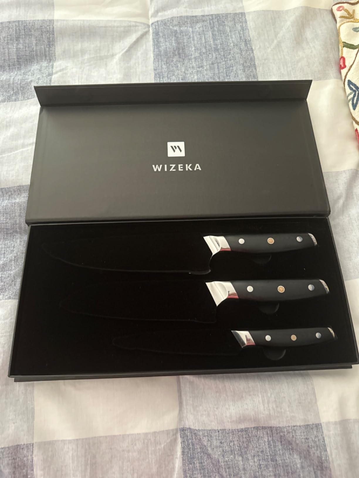 WIZEKA Damascus Knife Set 3 PCS,Super Sharp Kitchen Knife Set Made of Japanese Steel VG10,Full Tang Professional Chef Knife Set With G10 Ergonomic Handle,Gift Box customer photo 2