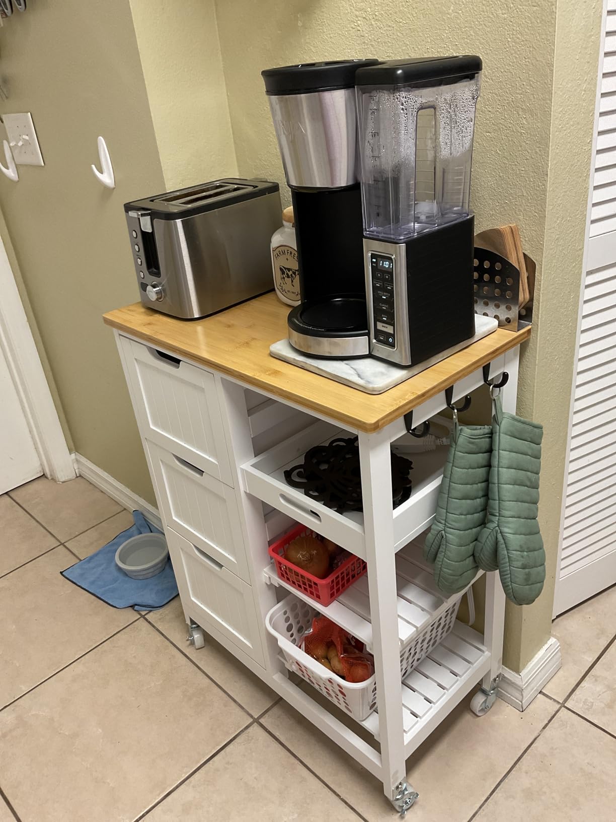 Yaheetech Kitchen Island Cart with 3 Drawers and 3 Shelves, Dark Gray customer photo 1
