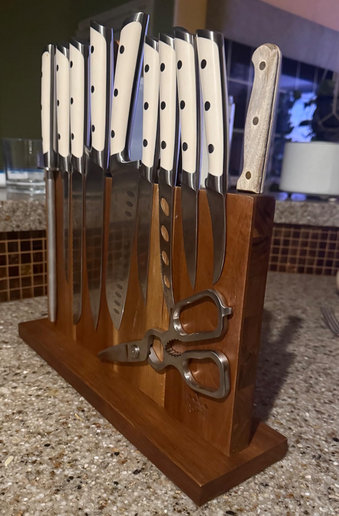 ENOKING Extra Large Magnetic Knife Block, 15.2-In Acacia Wood Knife Holder for Home Kitchen, Universal Knife Holder Stand with Strong Enhanced Magnets for Safe and Multifunctional Knife Storage customer photo 2