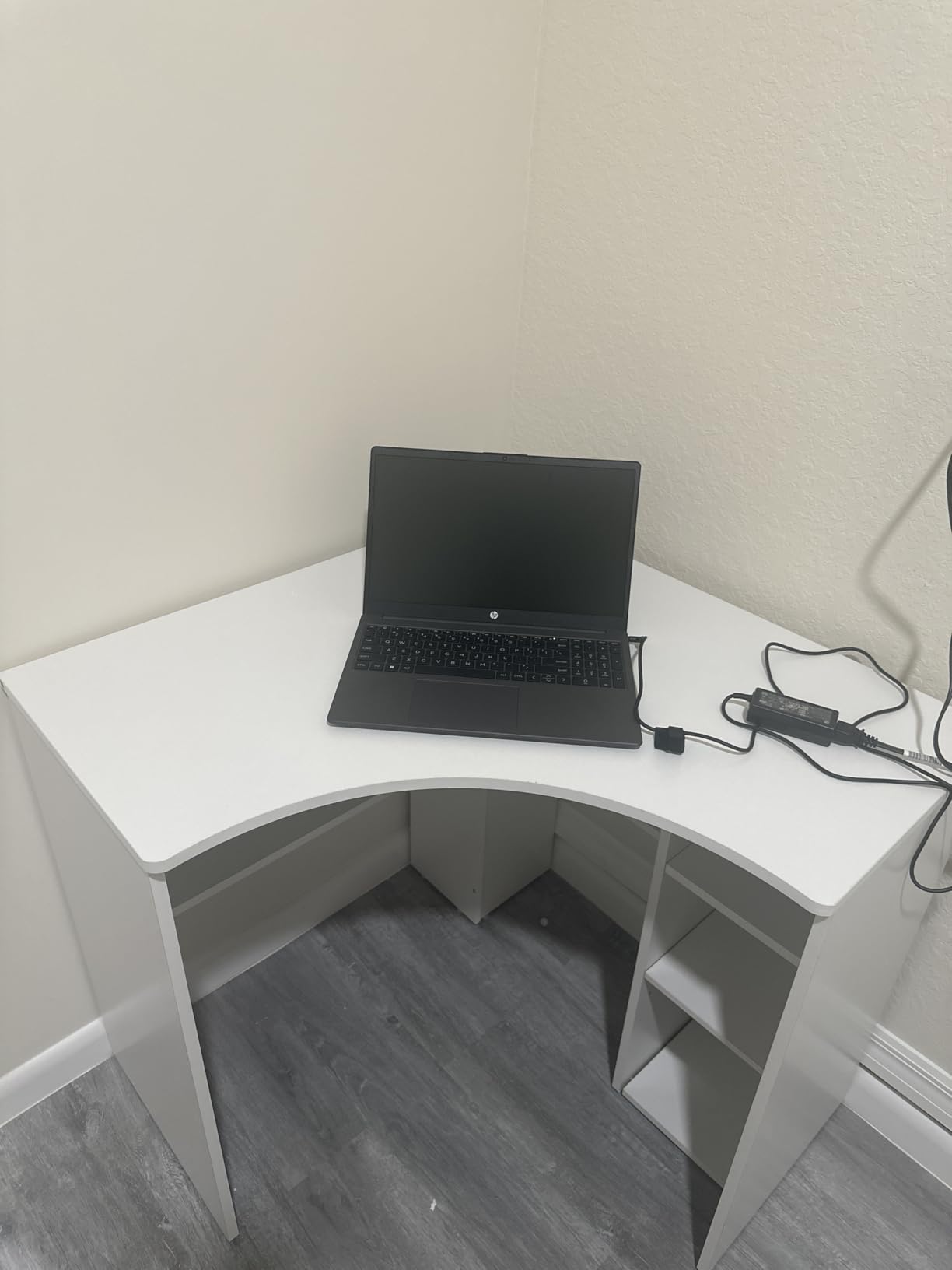 Tangkula Compact Corner Desk, Space Saving Study Table, White customer photo 2