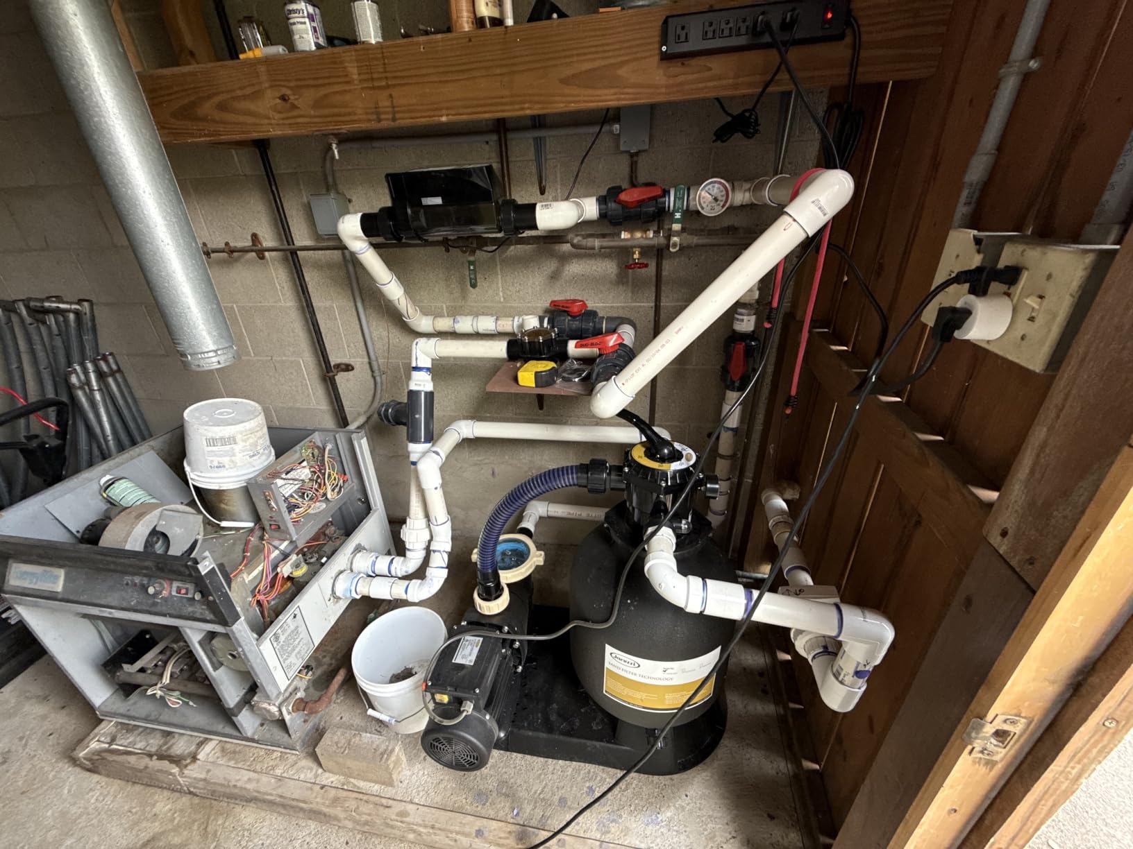 Saltwater Pool Chlorinator System with Two Year Limited Warranty, App Remote Control & Titanium Plate Self-Cleaning Smart Salt Chlorine Generator for Pools up to 22,000 Gallons customer photo 2