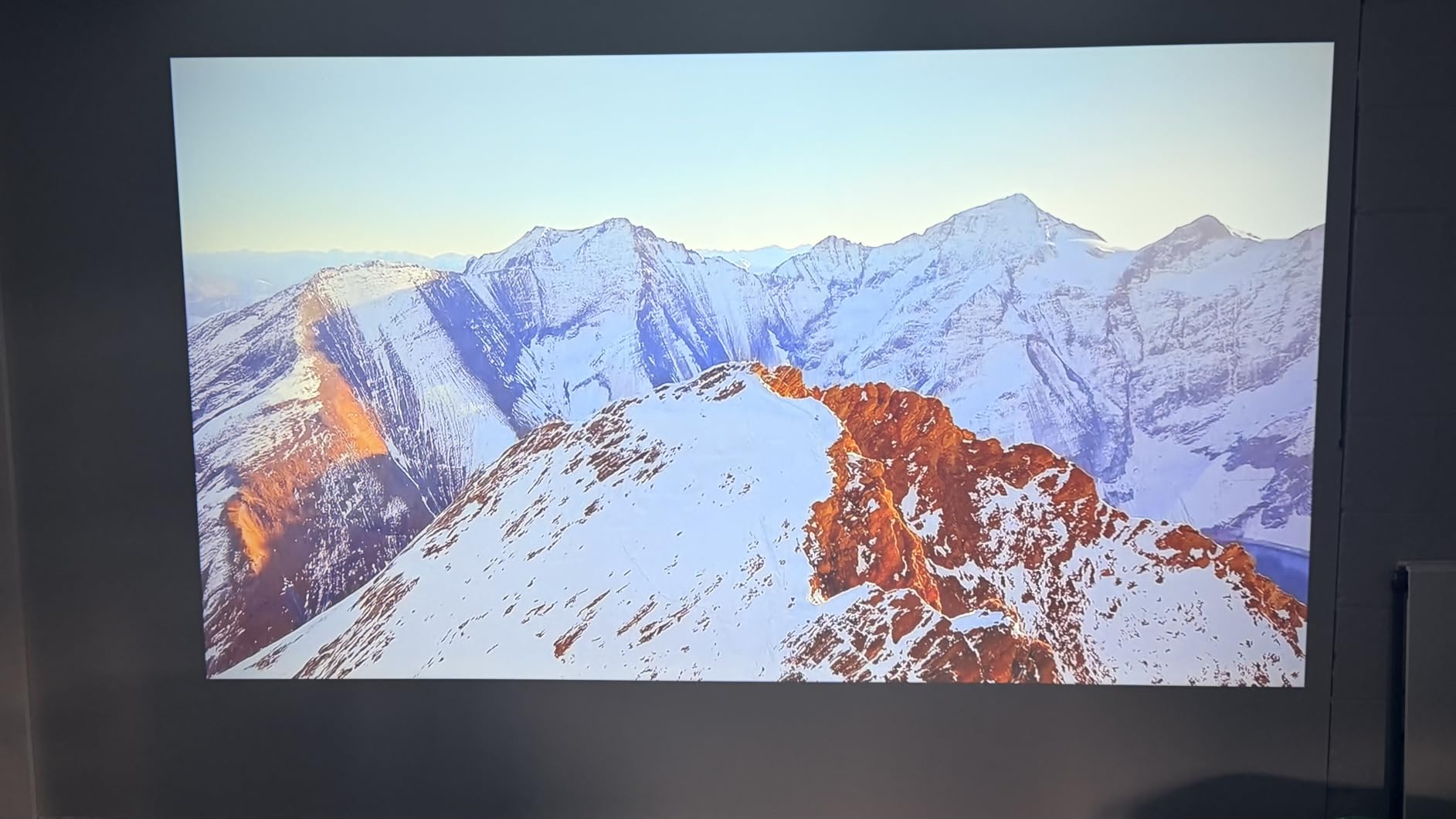 HAPPRUN 2000 ANSI 4K Decoding Projector with WiFi and Bluetooth, Auto Focus customer photo 2