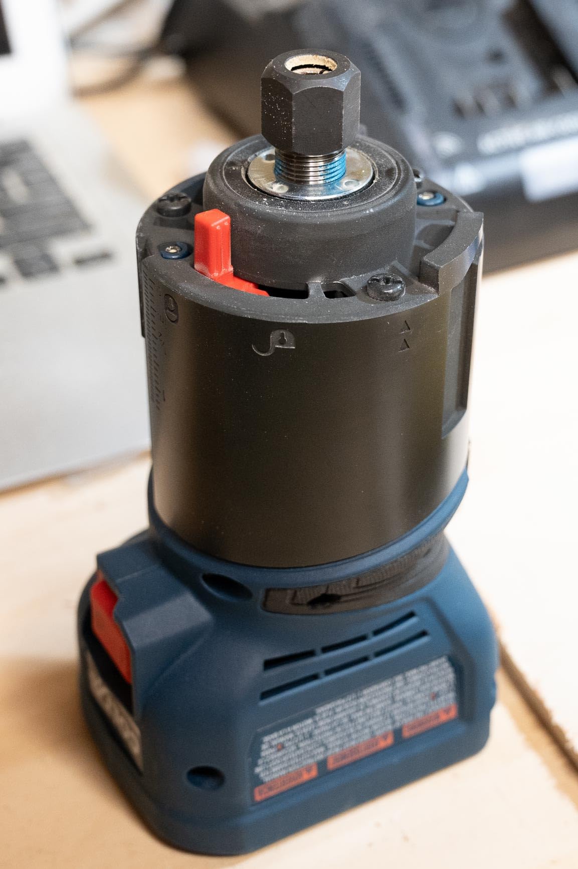 BOSCH GKF18V-25N 18V Cordless Router, Palm Router for Woodworking customer photo 2
