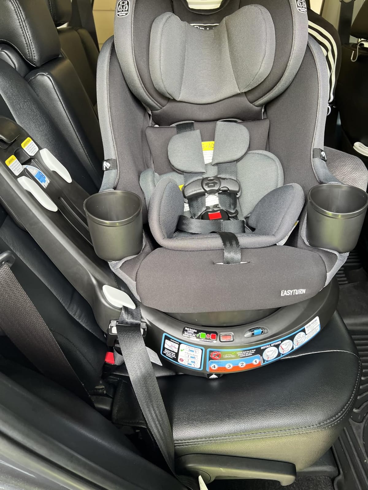 Graco EasyTurn 360 2-in-1 Rotating Convertible Car Seat, Cyran customer photo 1