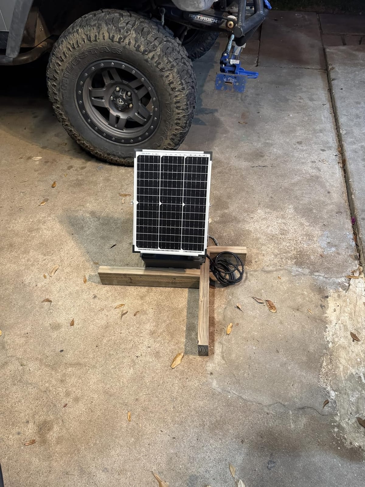 7.5W Solar Battery Maintainer & Trickle Charger, 12V Waterproof Panel with IP68 Smart Controller, Overcharge & Reverse Protection for Car, Automobile, Boat, RV, Motorcycle, Marine, Trailer customer photo 1