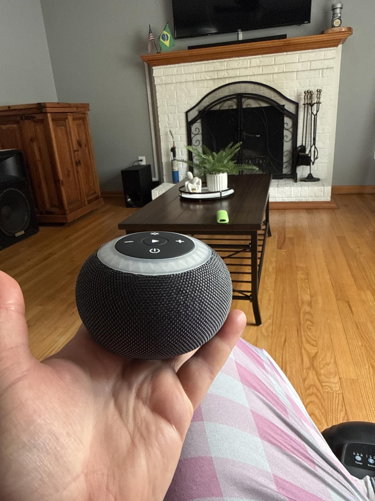 Bluetooth Shower Speaker IPX7 Waterproof: Removable Suction Cup, Black customer photo 1