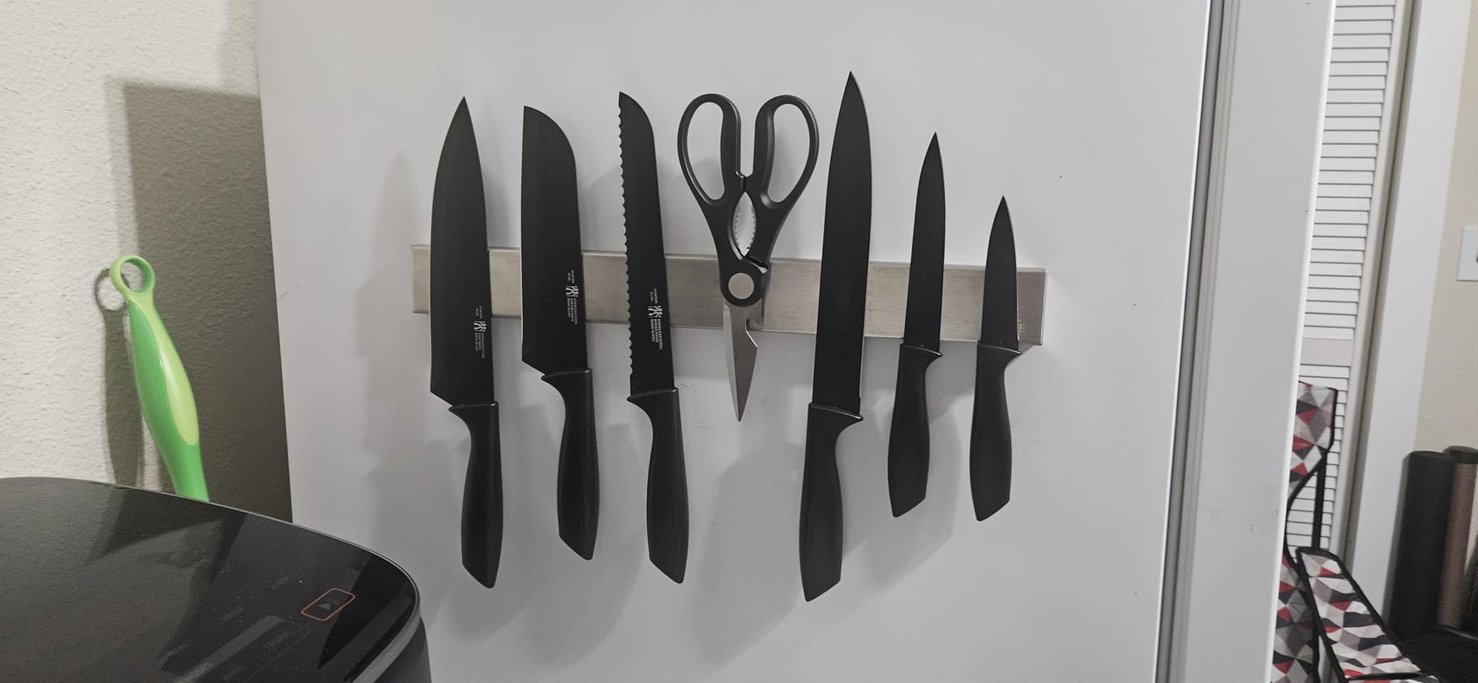 Cutluxe Magnetic Knife Holder for Wall & Fridge, 10