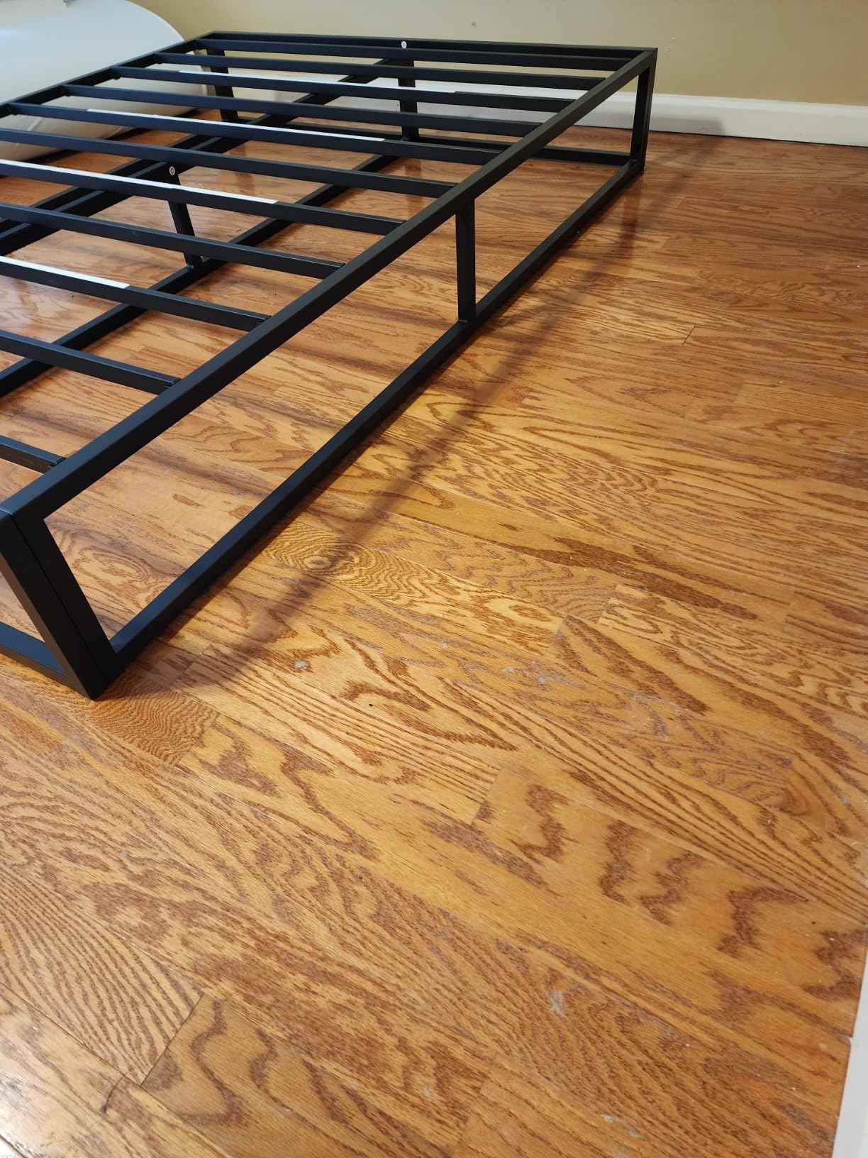 Bilily 18 Inch Queen Bed Frame with Steel Slat Support,Heavy Duty Metal Platform Bed Frame Queen Size Mattress Foundation,No Box Spring Needed,Easy Assembly,Noise Free,Black customer photo 1