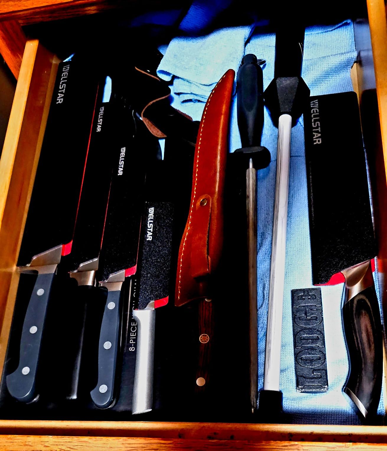 WELLSTAR Knife Edge Guards 8 Inch, Universal Blade Covers, BPA Free ABS Protective Blade Sheaths, Non-Scratch Felt Lining Kitchen Knives Covers (Knives not included) customer photo 2