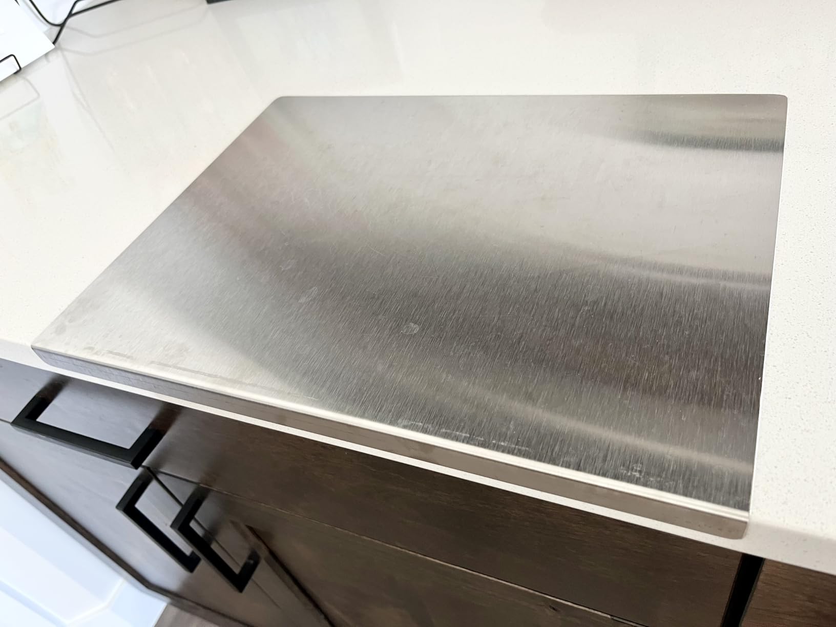 Stainless Steel Cutting Board for Kitchen, Extra Large Cutting Board Non Toxic, Metal Cutting Boards for Kitchen,Chopping Board for Meat, Veggies, Fruits and Kneading (70 x 50cm/27.6 x 19.7 inch) customer photo 1