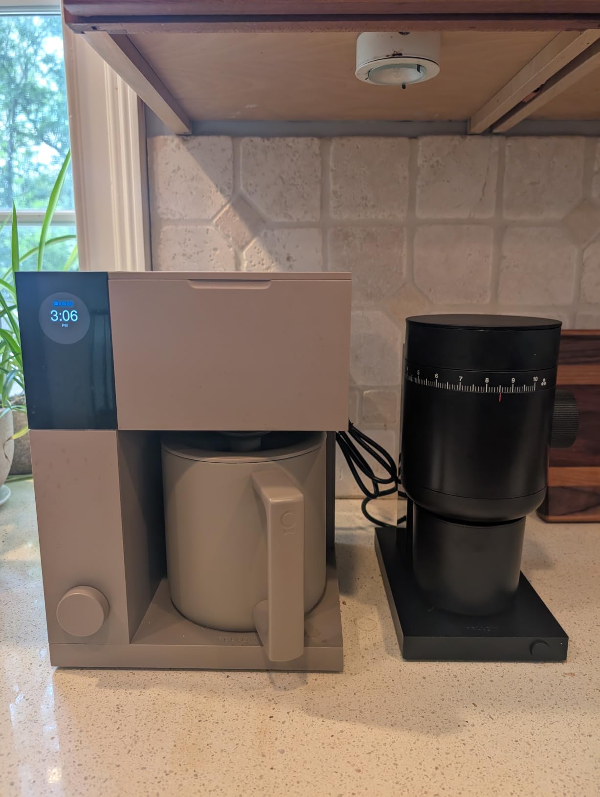 Fellow Opus 2 Conical Burr Grinder – Electric Coffee Grinder for Home Use, 48 mm Burrs, Stepless Grind Adjustment, Espresso to Cold Brew Range, Anti-Static, Auto Stop, Black customer photo 1