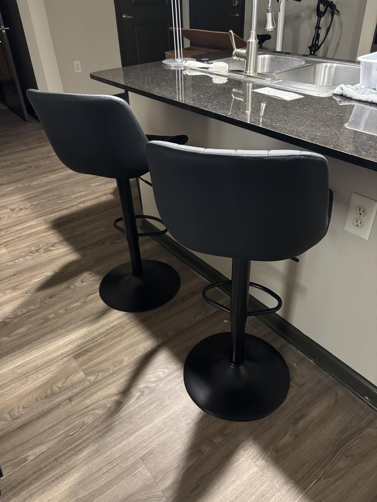 Youhauchair Adjustable Faux Leather Bar Stools Set of 3, Light Brown customer photo 2