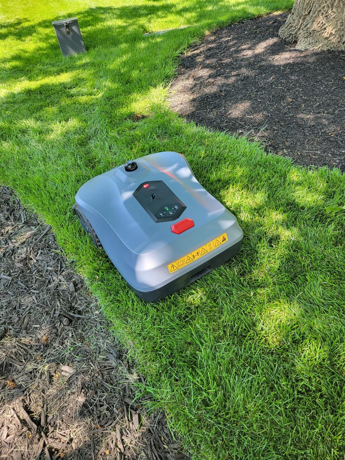 Neomow X SE 360° 3D LiDAR Navigation Robot Lawn Mower for 0.75 Acre customer photo 2
