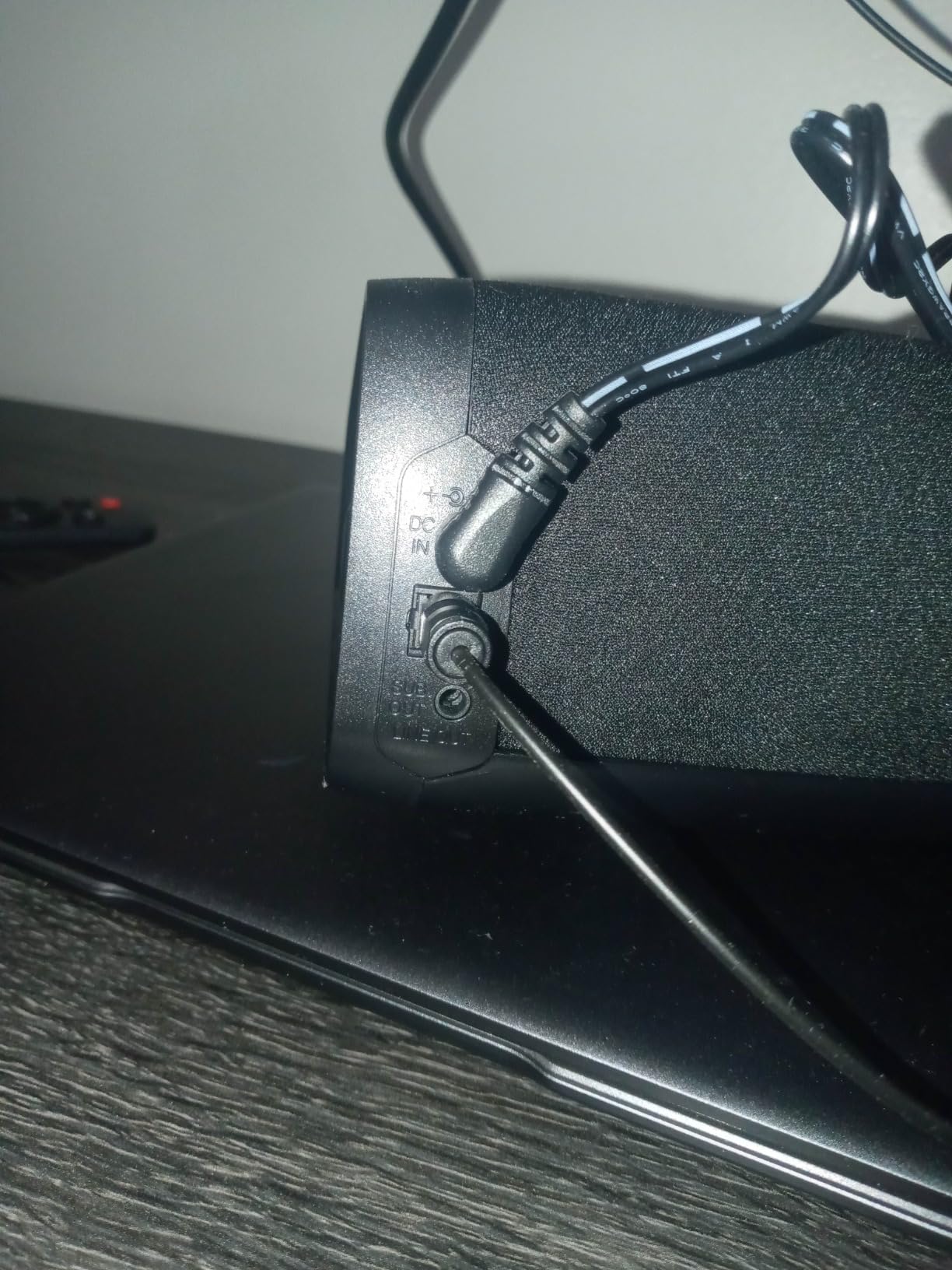 Saiyin 11.7-inch Sound Bar, Small Size & Big Power, Center-Channel Speakers customer photo 1
