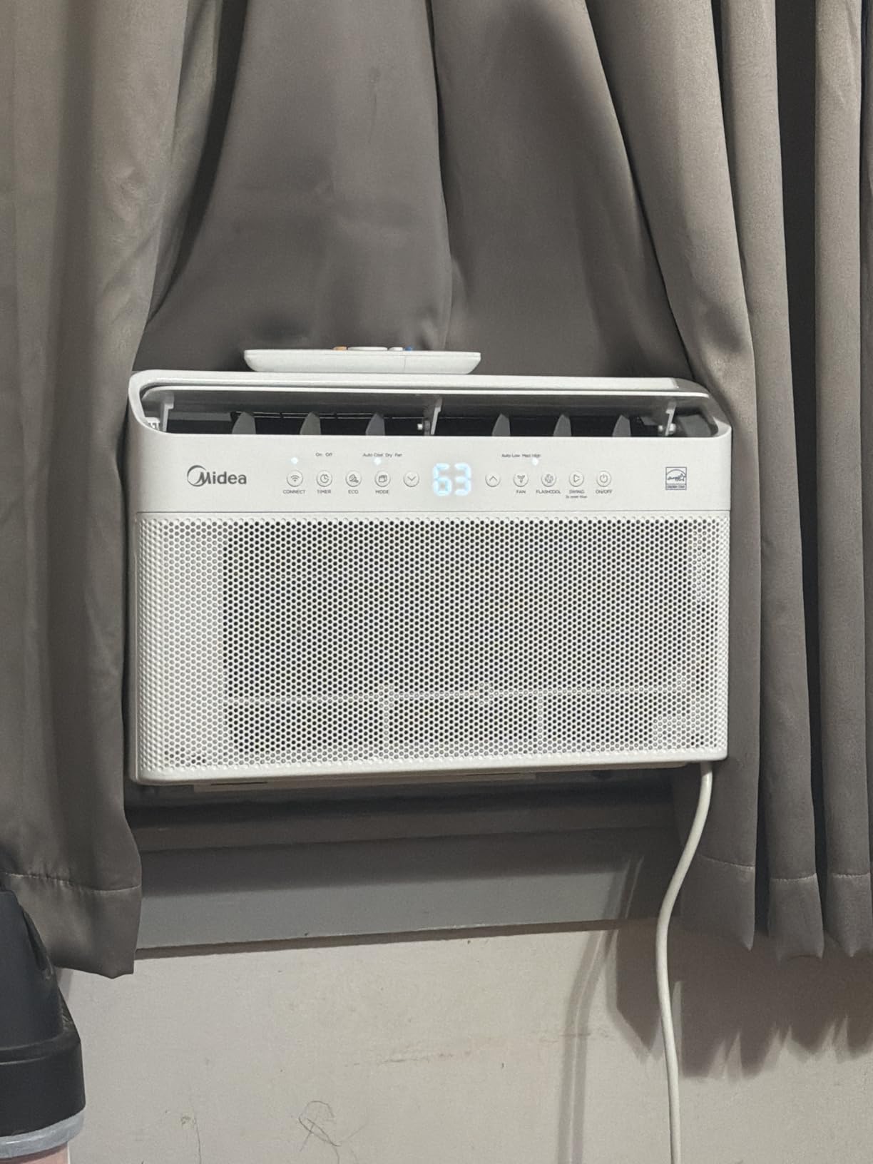 Midea 8,000 BTU U Shaped Window Air Conditioner, Cools up to 350 Sq Ft customer photo 1