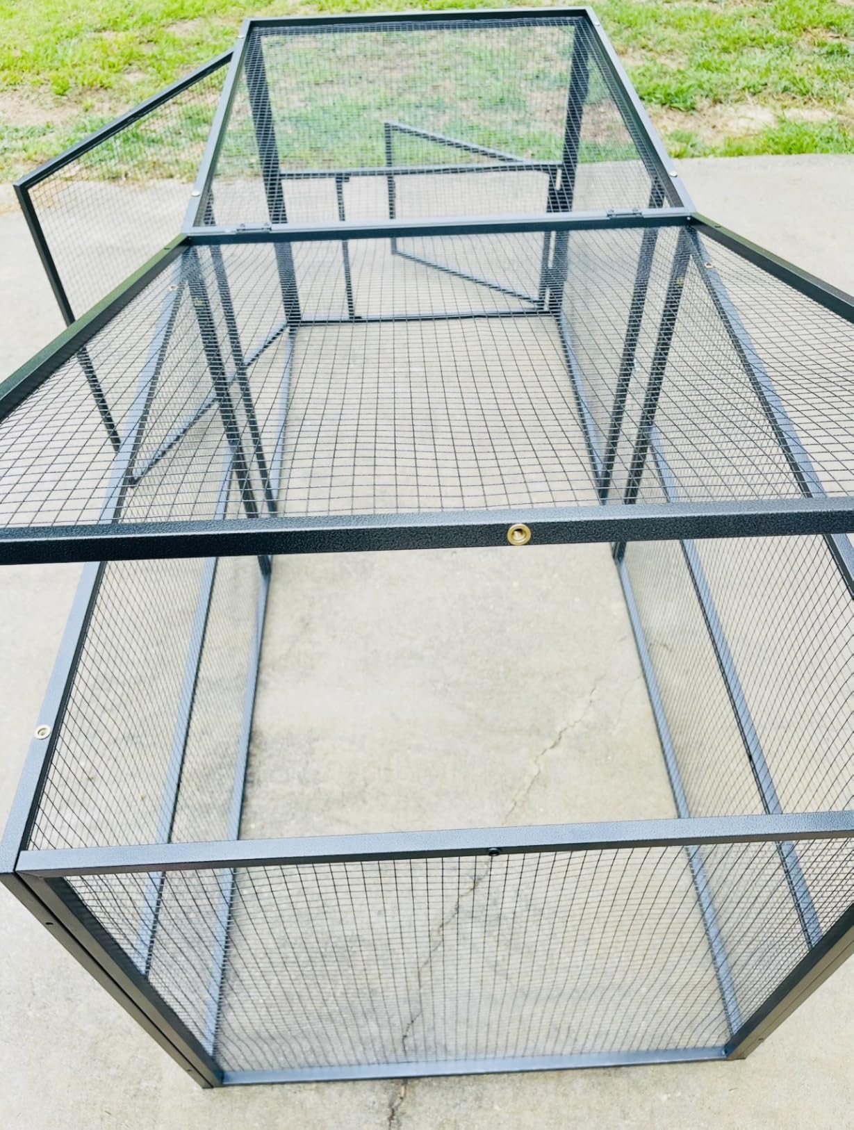 GUTINNEEN Large Chicken Coop with Wheels, Expandable Mobile Outdoor Chicken House, Hen House Poultry Cage with Nesting Box, Leakproof Pull-Out Tray & UV-Resistant Roof – Brown customer photo 1