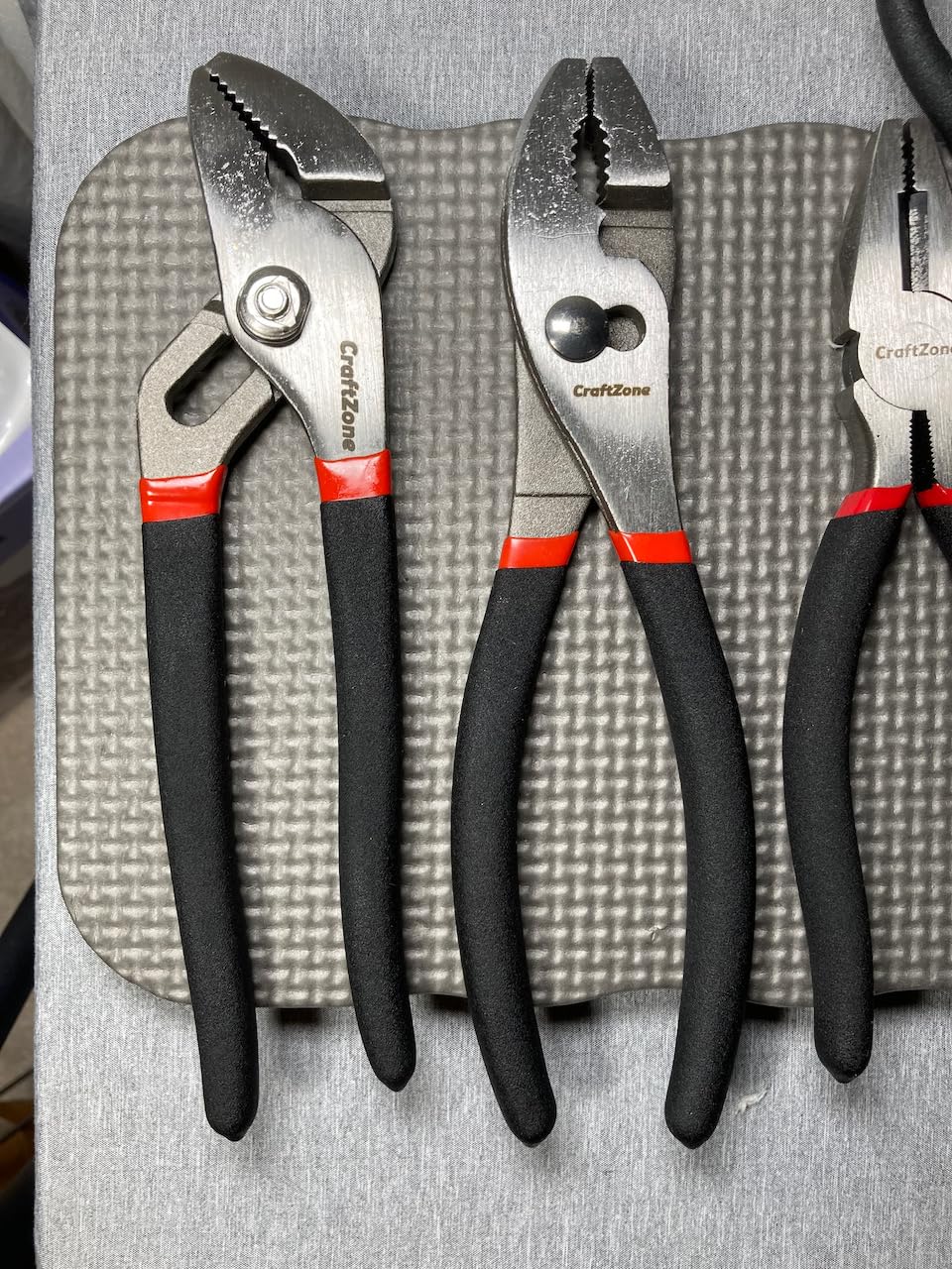 7 Piece Professional Pliers Set With Long Nose, Linesman, Water Pump, Slip Joint And Diagonal Cutting Pliers, Heavy Duty Hand Tool Set For Electrical Work, Home DIY And Automotive Repair customer photo 2