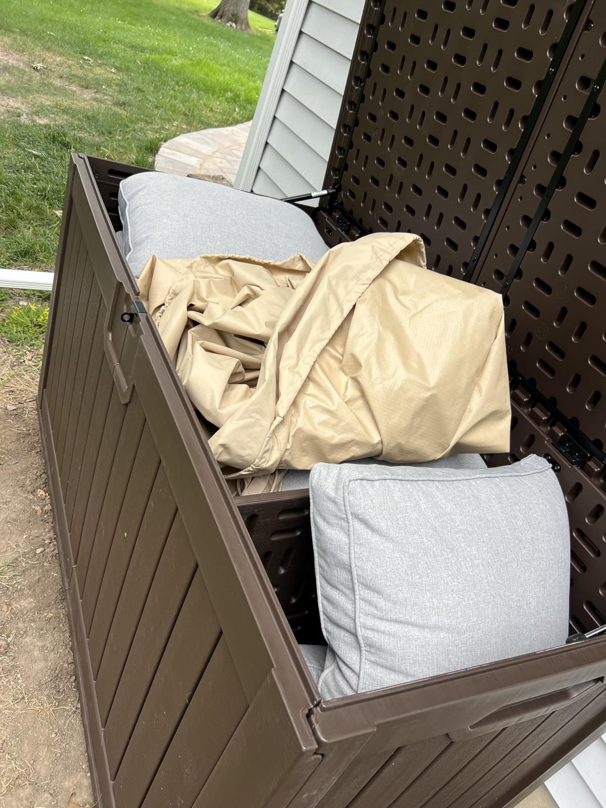 Flamaker Resin Deck Box 100 Gallon Large Outdoor Storage Box Waterproof customer photo 1